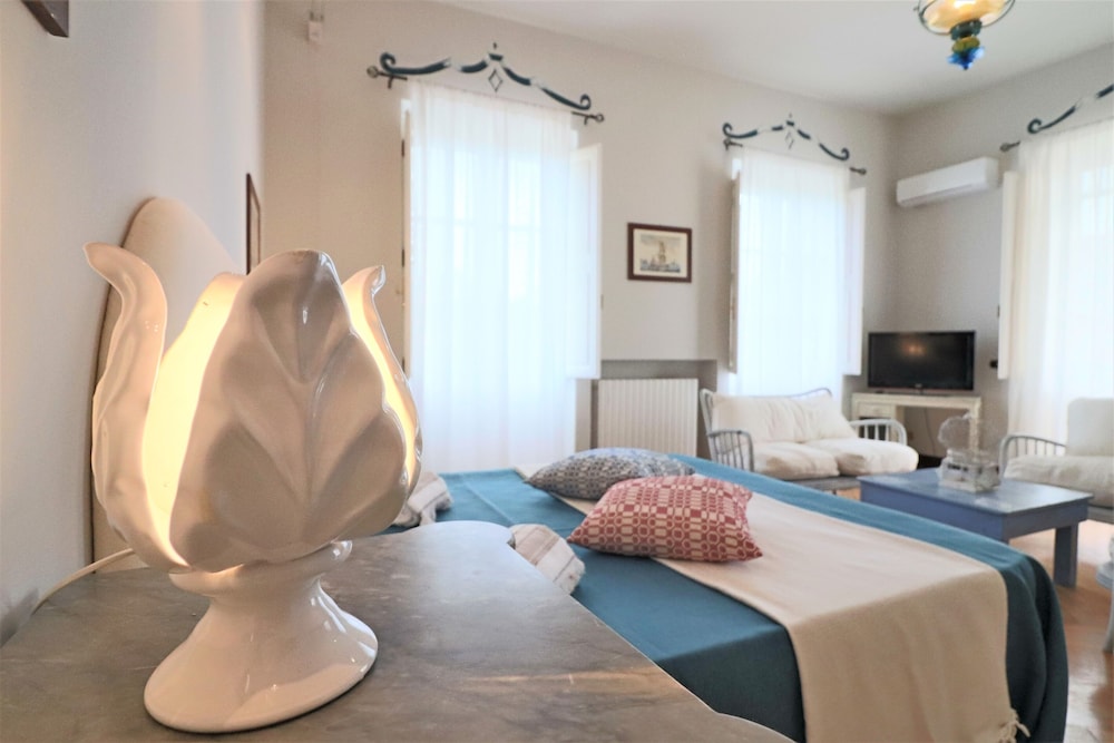 Relais Delle Rose Bed And Breakfast 65/84