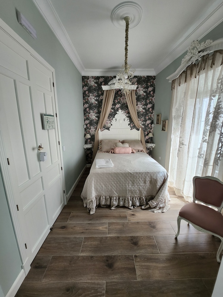 Hotel Boutique IULIA 5 Estrellas 16/50