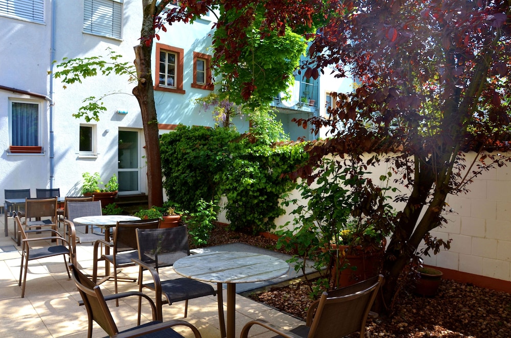 Hotel Lowengarten 62/64