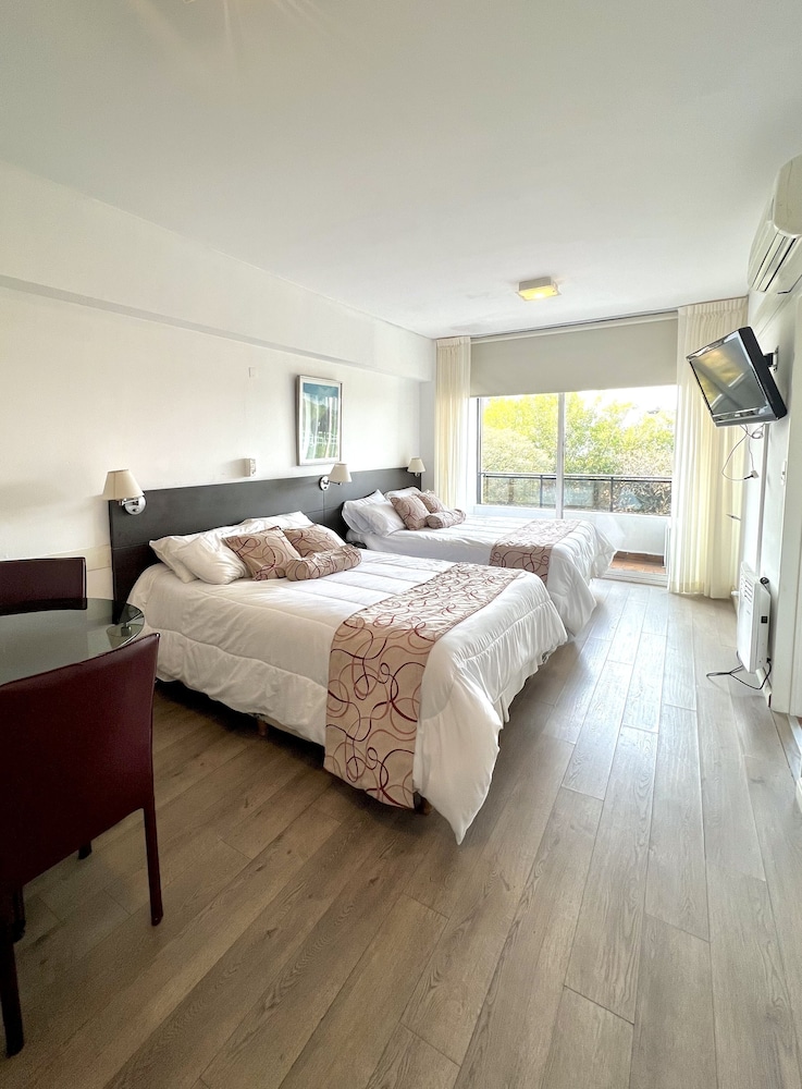 Golf Tower Suites Apartments 10/64