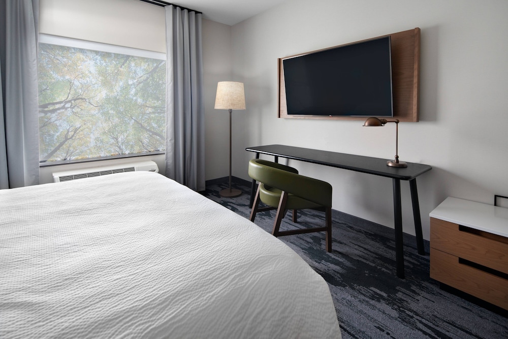 Fairfield Inn & Suites By Marriott Lake Geneva 10/36