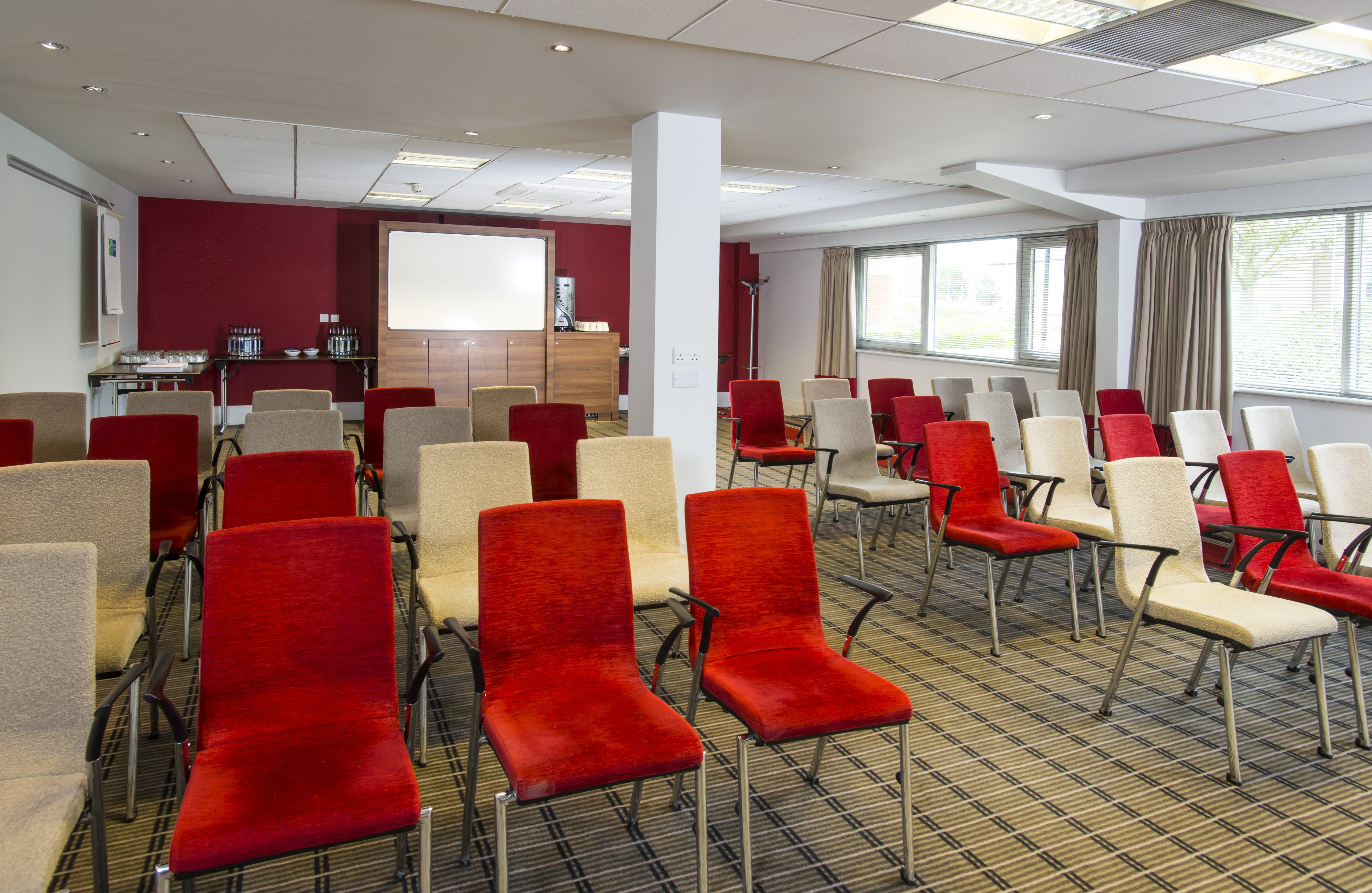 Holiday Inn Express Northampton - South, an IHG Hotel 47/64