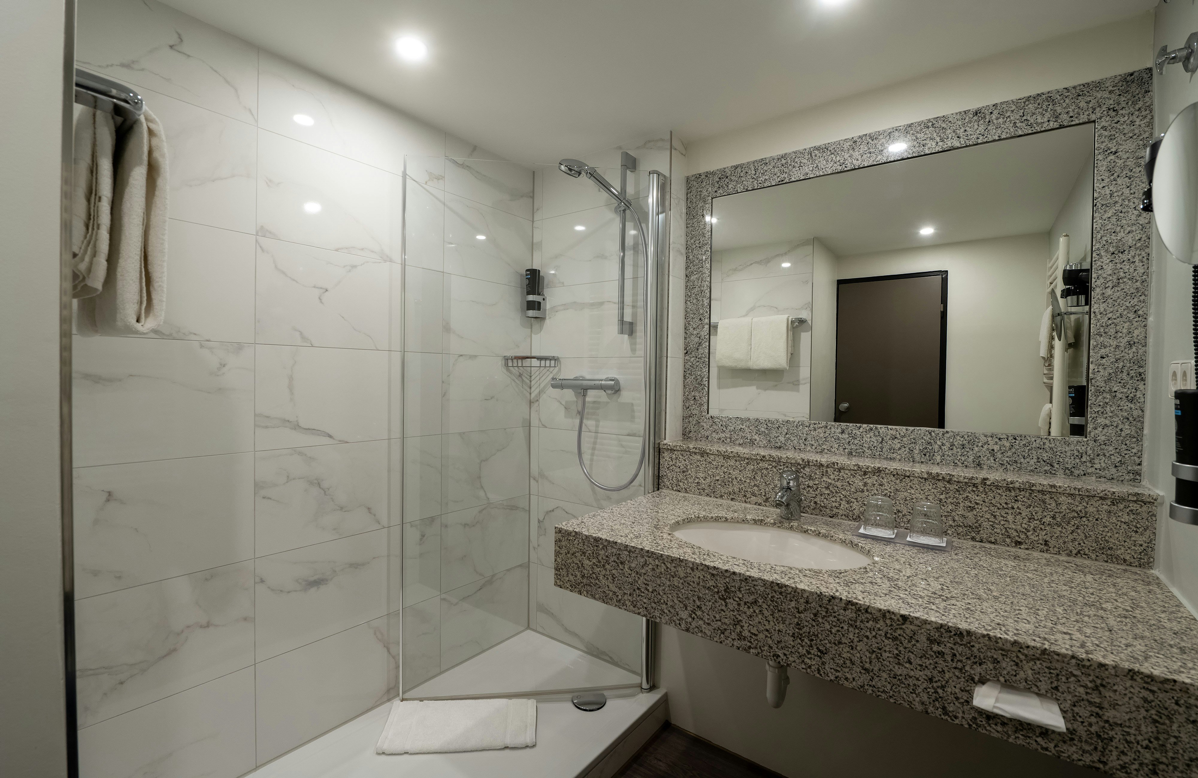 غرفة تنفيذية بسرير مزدوج، LEONARDO HOTEL HANNOVER 3/3