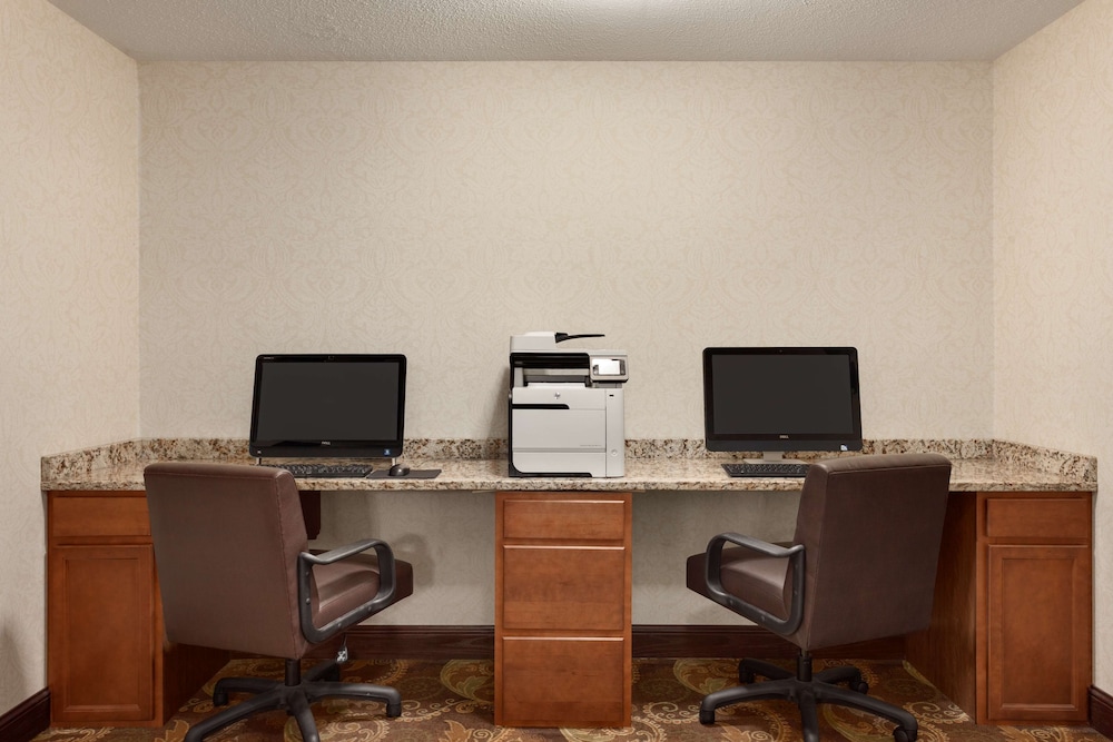 Country Inn and Suites by Radisson Coon Rapids MN 26/32