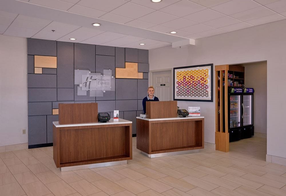 Holiday Inn Express And Suites Pigeon Forge Sevierville 12/49