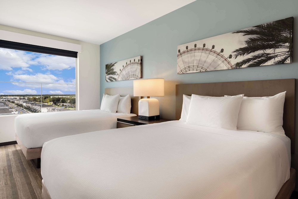 Suite, 2 Queen Beds, Sofa, Accessible