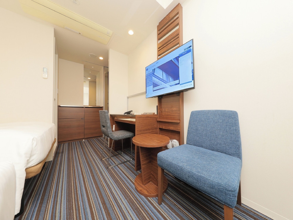 Keio Presso Inn Tokyo Station Yaesu 57/76