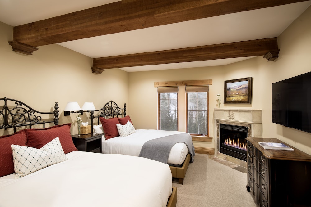 room, 2 queen beds
