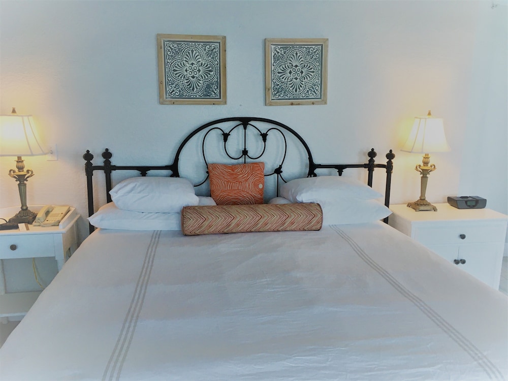 Pelican Grand Beach Resort A Noble House Resort 42/75