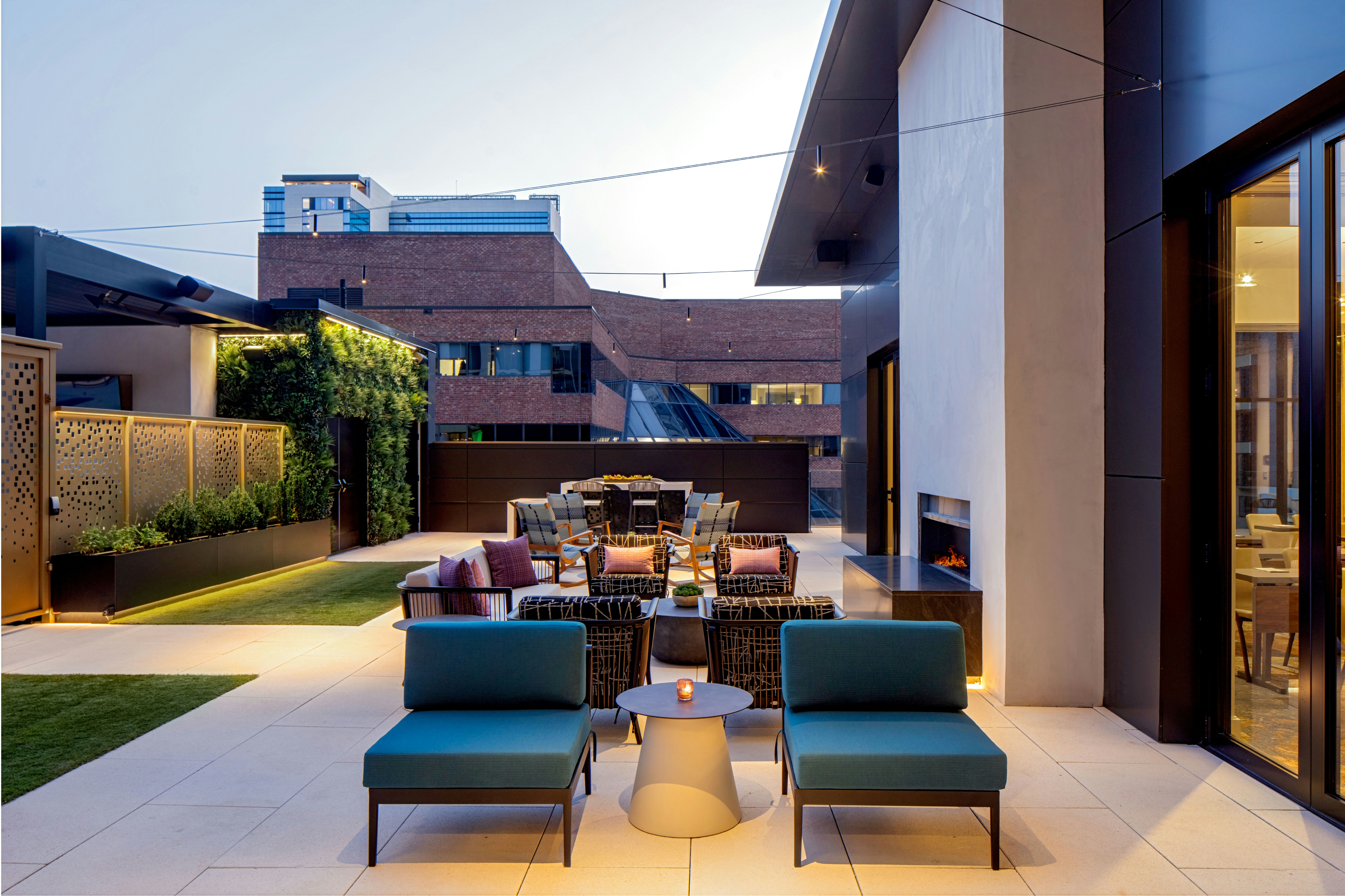 Tempo by Hilton Nashville Downtown 58/60