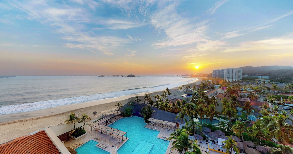 Park Royal Beach Ixtapa All Inclusive 66/69