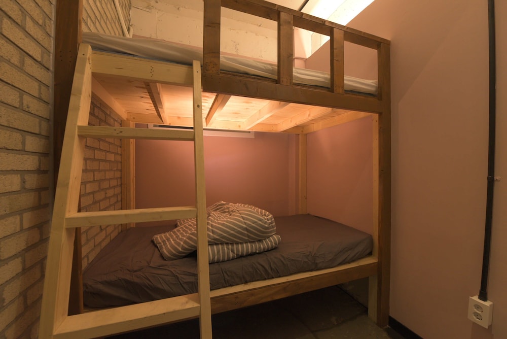 Inno Hostel &amp; Pub Lounge Hongdae 53/65