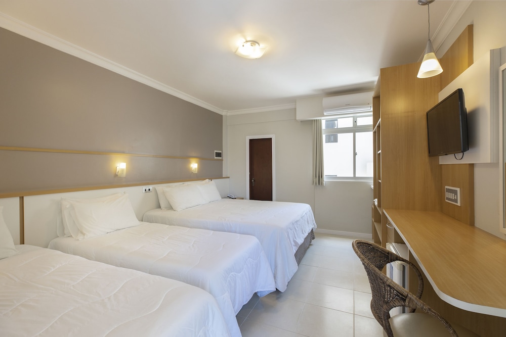 Miramar Hotel 28/70