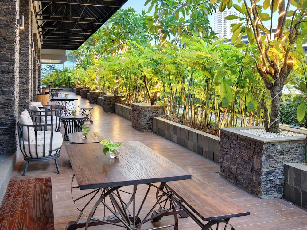 Grand Mercure Maha Cipta Medan Angkasa 66/69