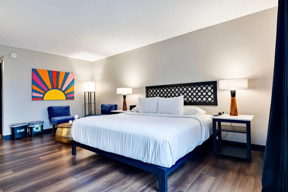 The Highlander Hotel Iowa City, an Ascend Collection Hotel 25/58