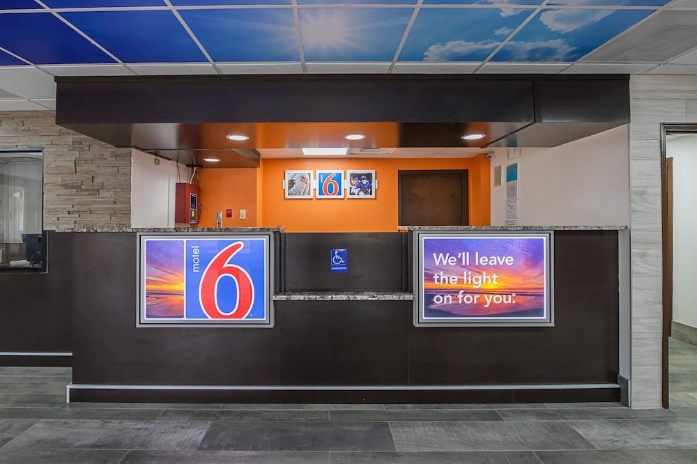 Motel6 Savannah, GA - Midtown 8/44