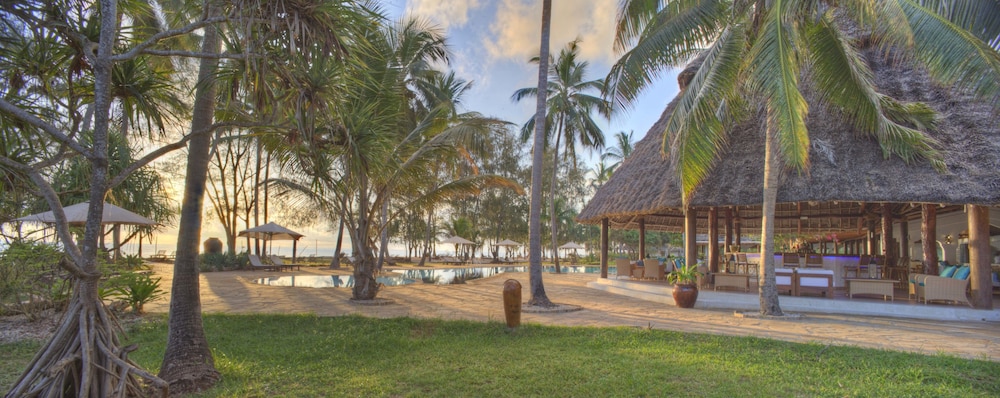 Bluebay Beach Resort & Spa 44/52