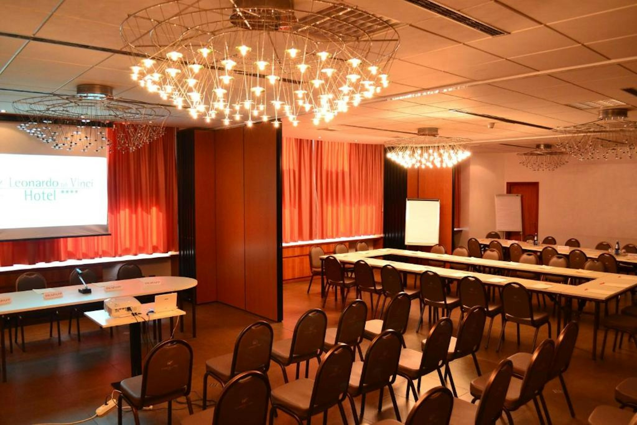 Hotel Leonardo da Vinci 50/55