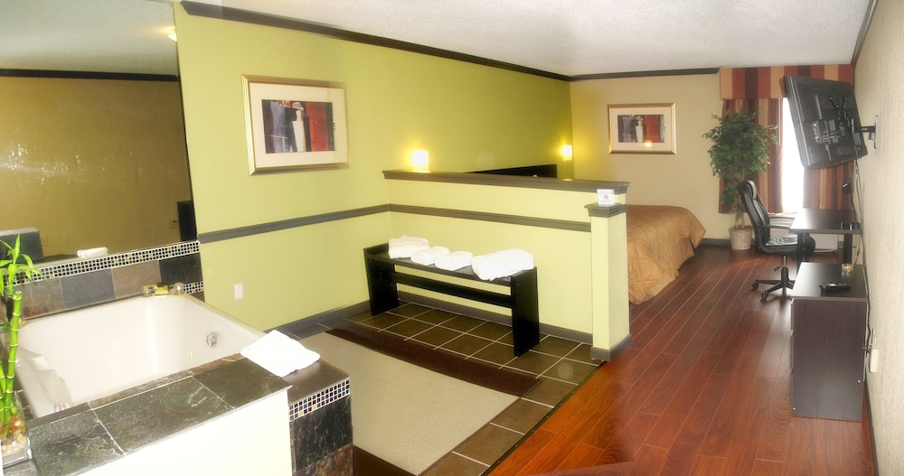 Araamda Inn Norcross 7/72