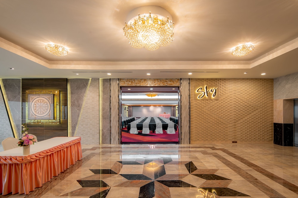 Alexander Hotel 4/50