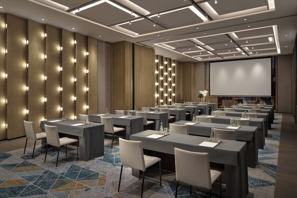 Hyatt Regency Zhuhai Gongbei 35/45
