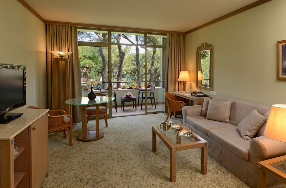 Gloria Verde Resort and Spa 25/50