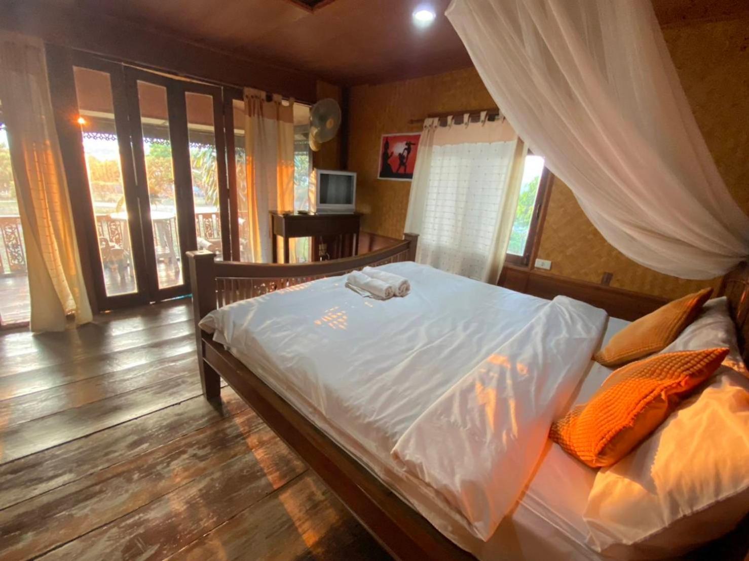 1 Bedroom, House