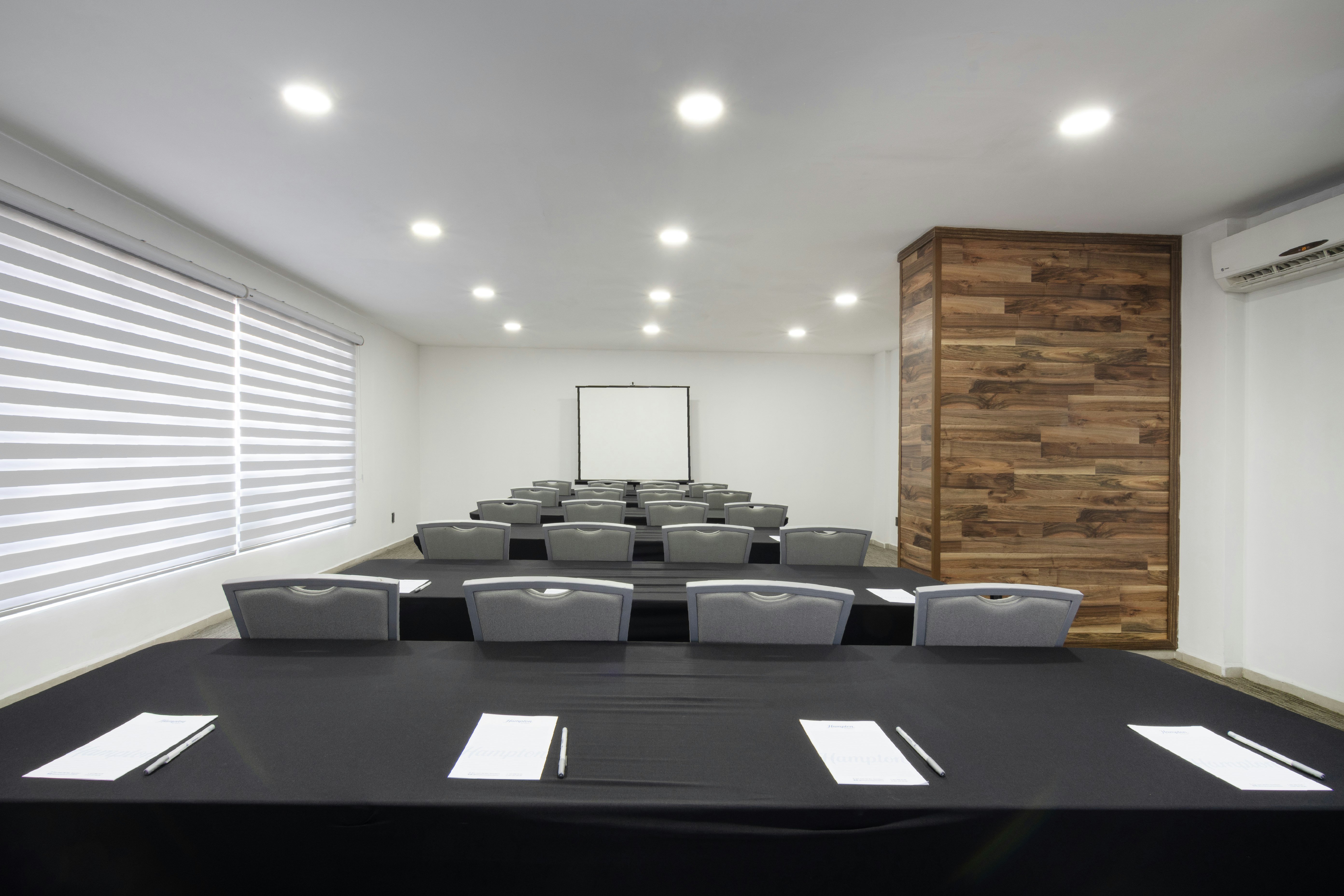 Hampton Inn by Hilton San Juan Del Rio 48/59