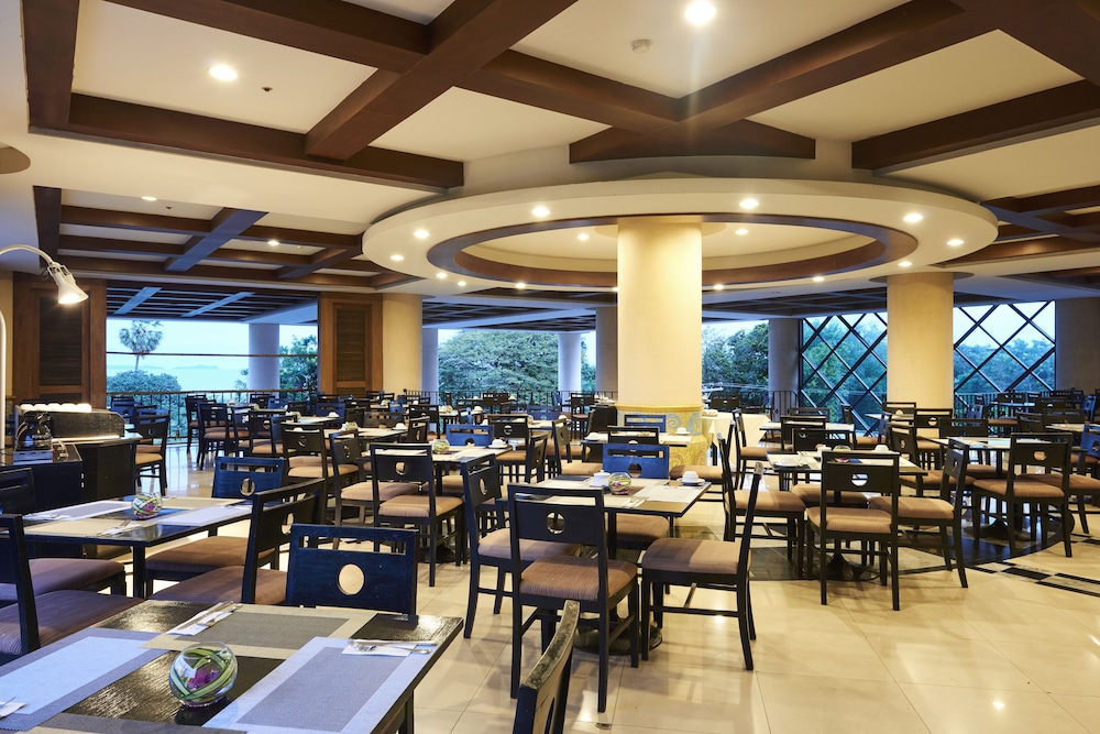 Long Beach Garden Hotel Pavilions 35/50