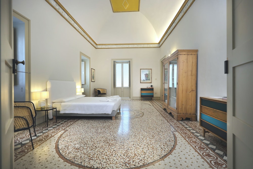 Palazzo Circolone 15/50