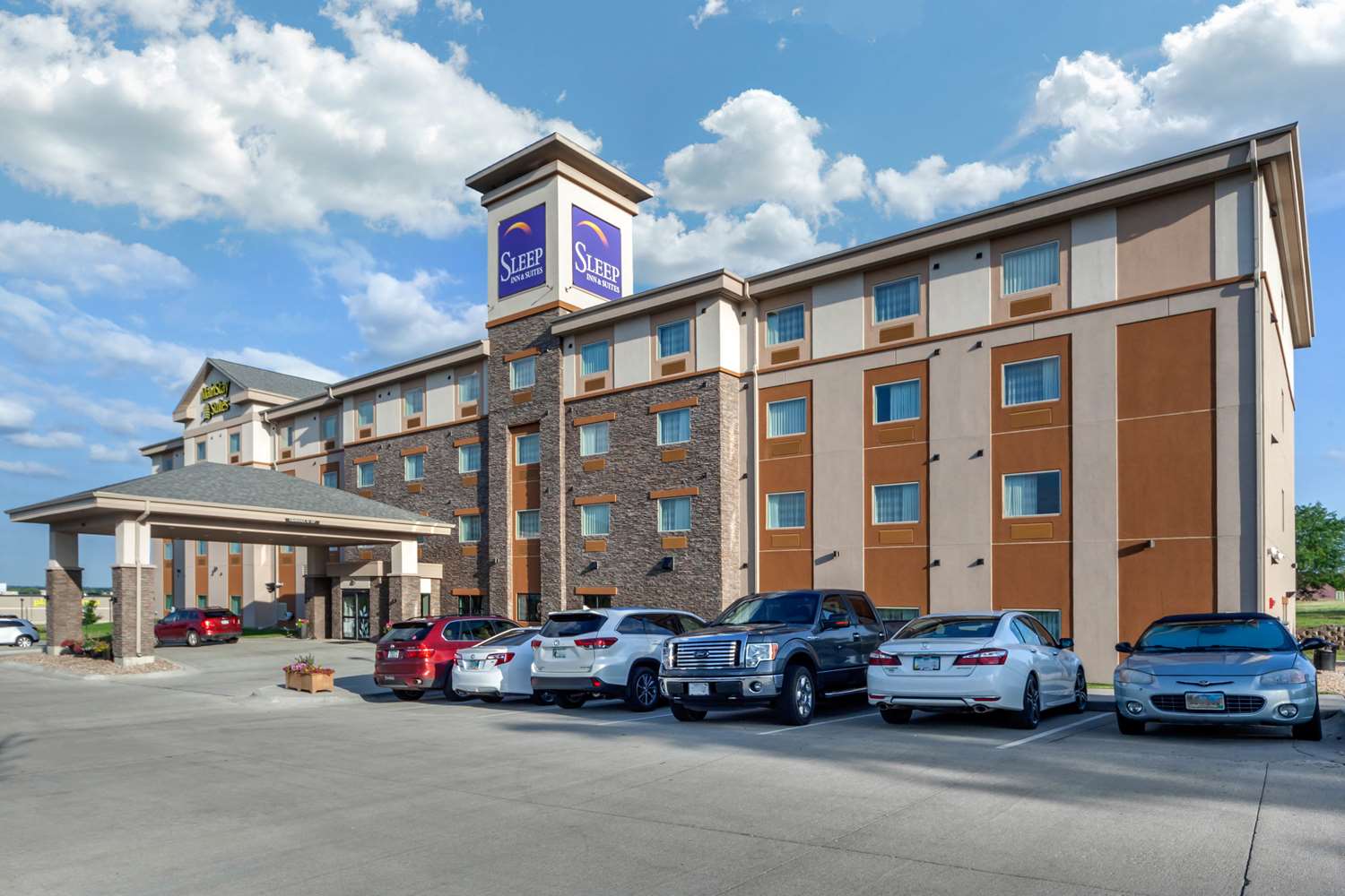 Mainstay Suites University 19/20