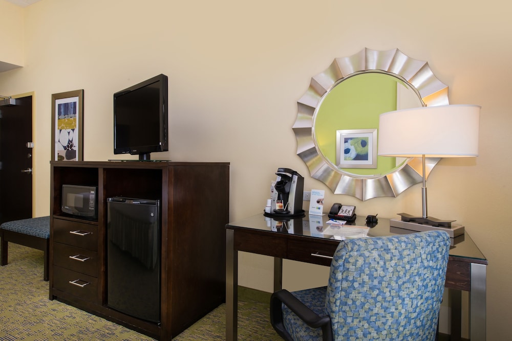 Holiday Inn Express Hotel And Suites Scranton 61/69