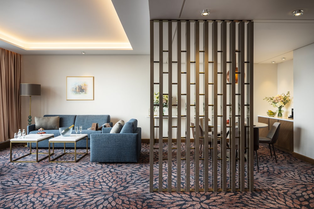 Grand Hotel Millennium Sofia 45/70
