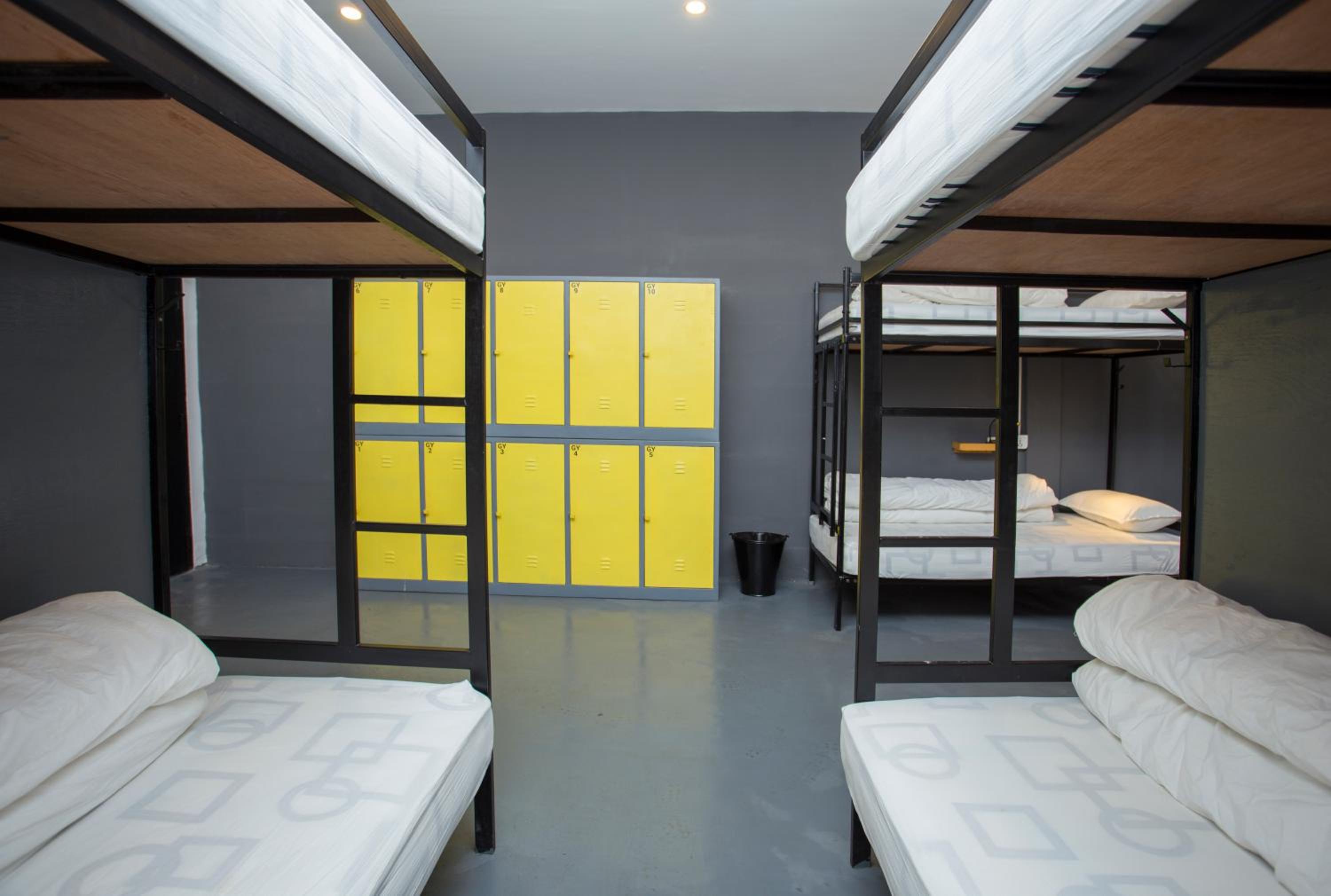 Female Dorm, 8 Beds