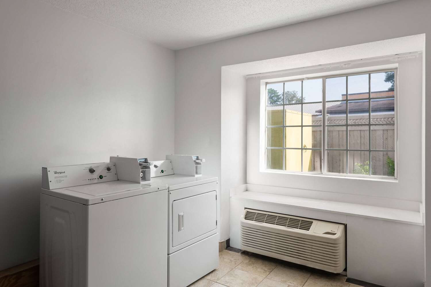 Super 8 By Wyndham Harbison Parkridge Hospital 5/30