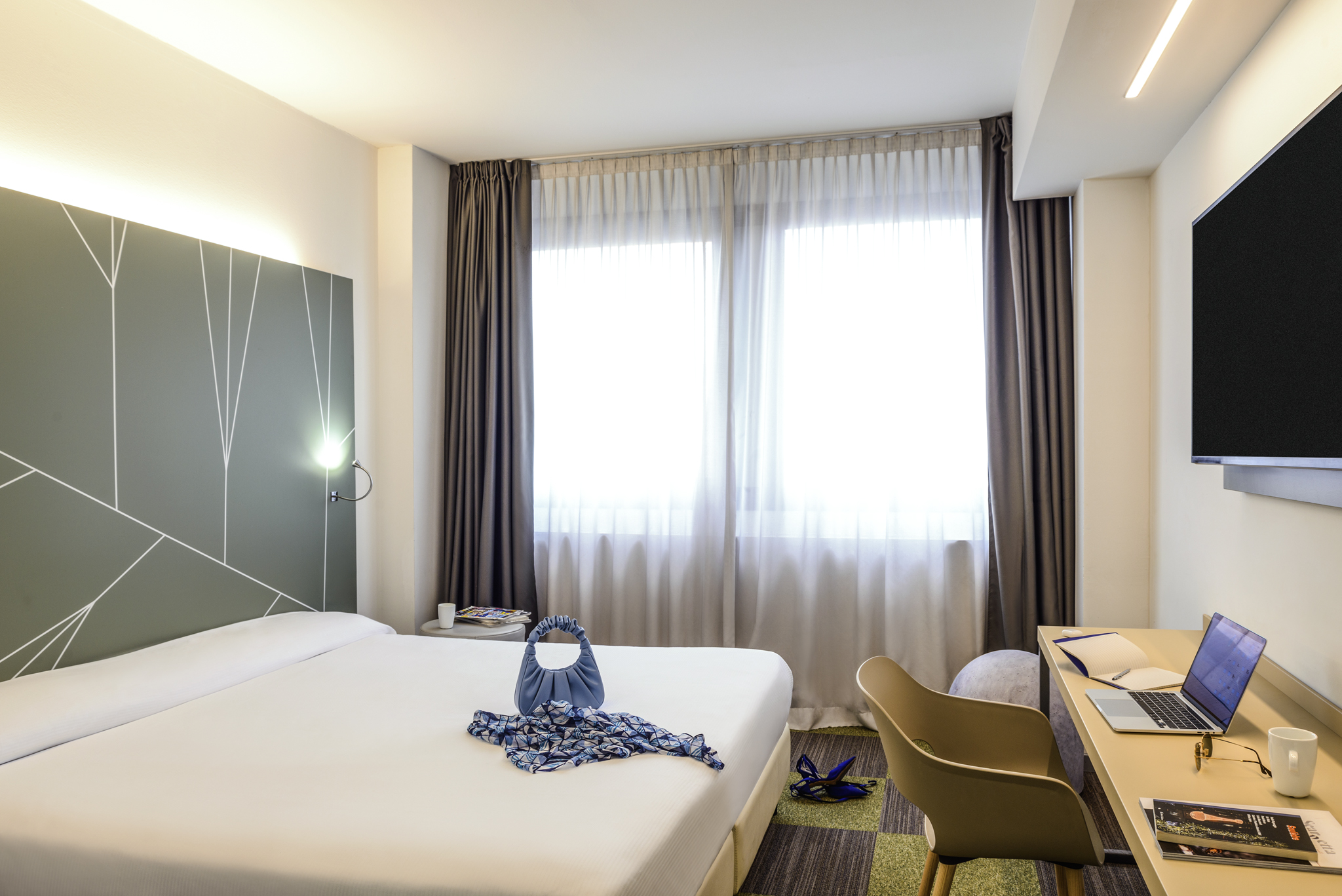 STANDARD, DOUBLE OR TWIN BED