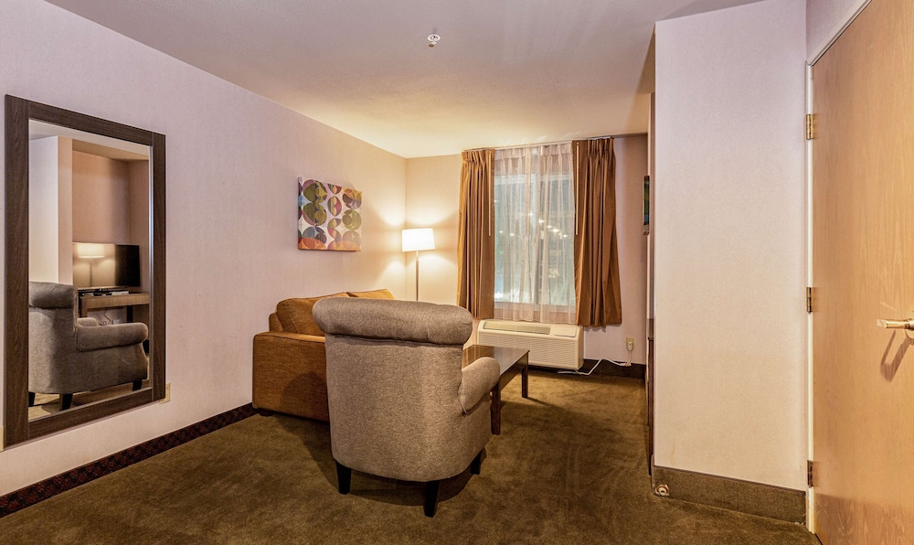 SureStay Plus Hotel by Best Western SeaTac Airport 19/30