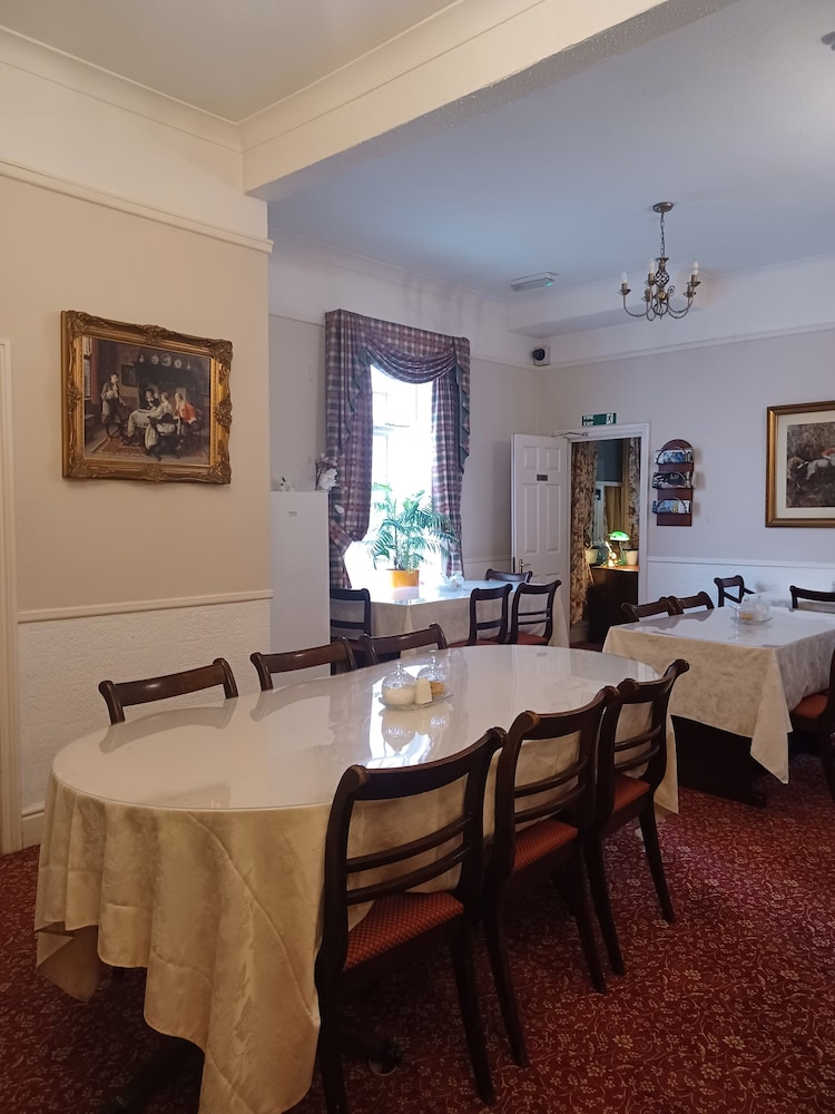 Hunters Lodge 33/50