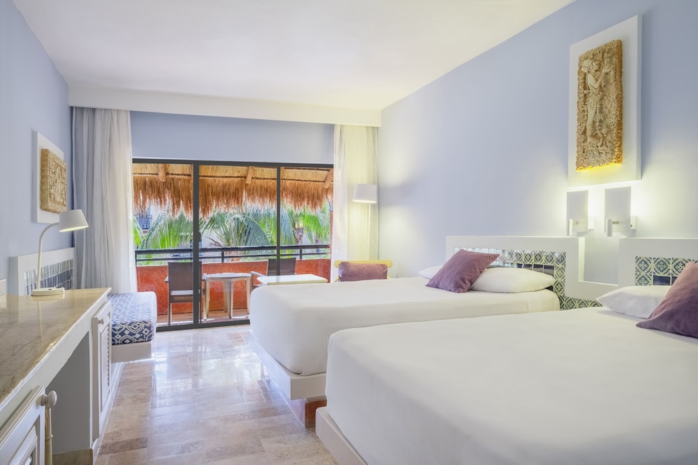 Iberostar Waves Tucan 7/47