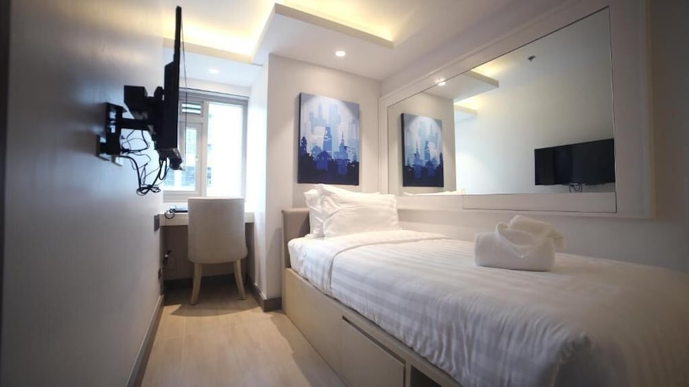 The Mini Suites - Eton Tower Makati 23/63