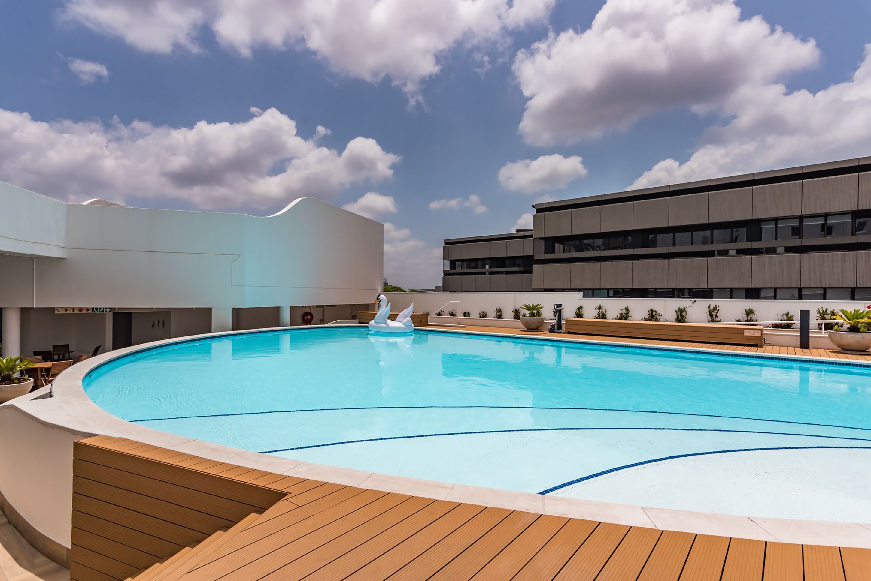 Hotel Sky Sandton 54/56