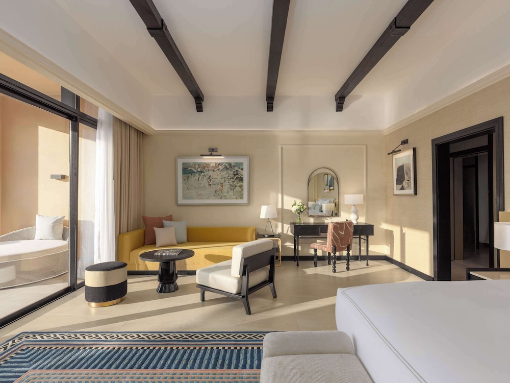 1 Bedroom, Suite, King Bed, Beach Front، Sofitel Ras Al Khaimah Al Hamra Beach Resort 4/8