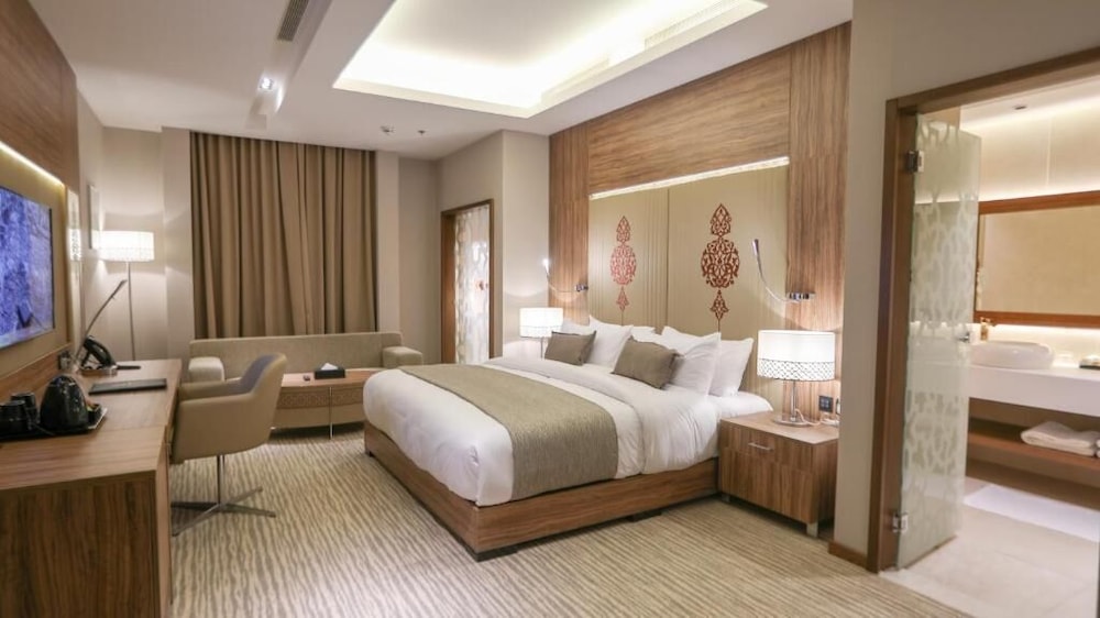 V Boutique Hotel 6/23