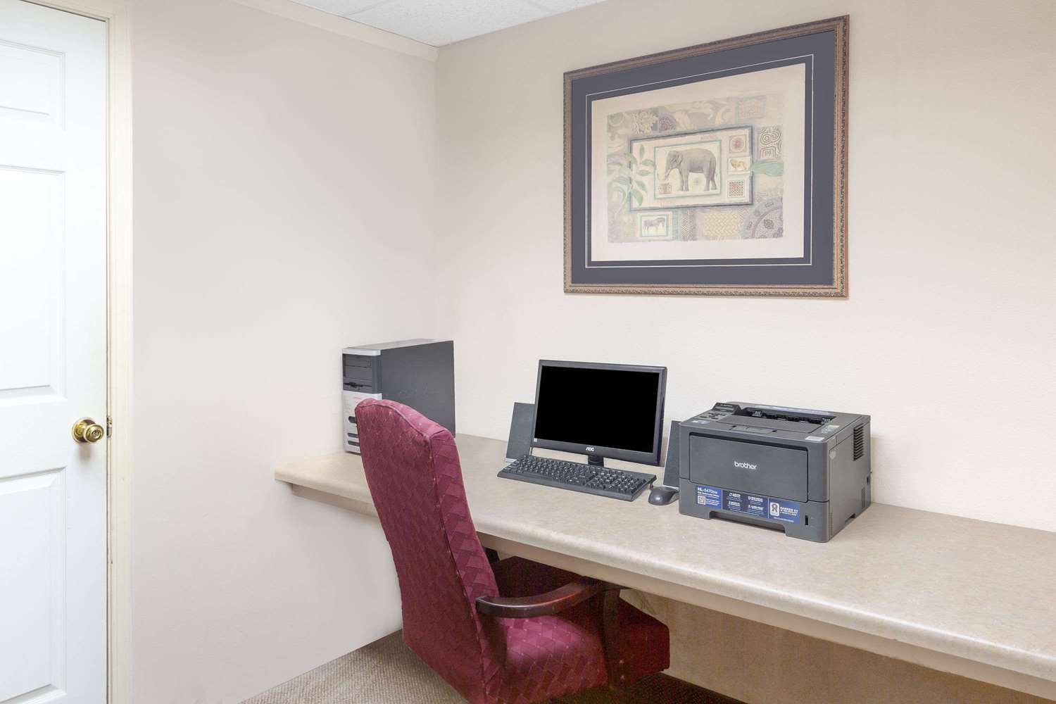 Days Inn & Suites by Wyndham Pocahontas 32/42