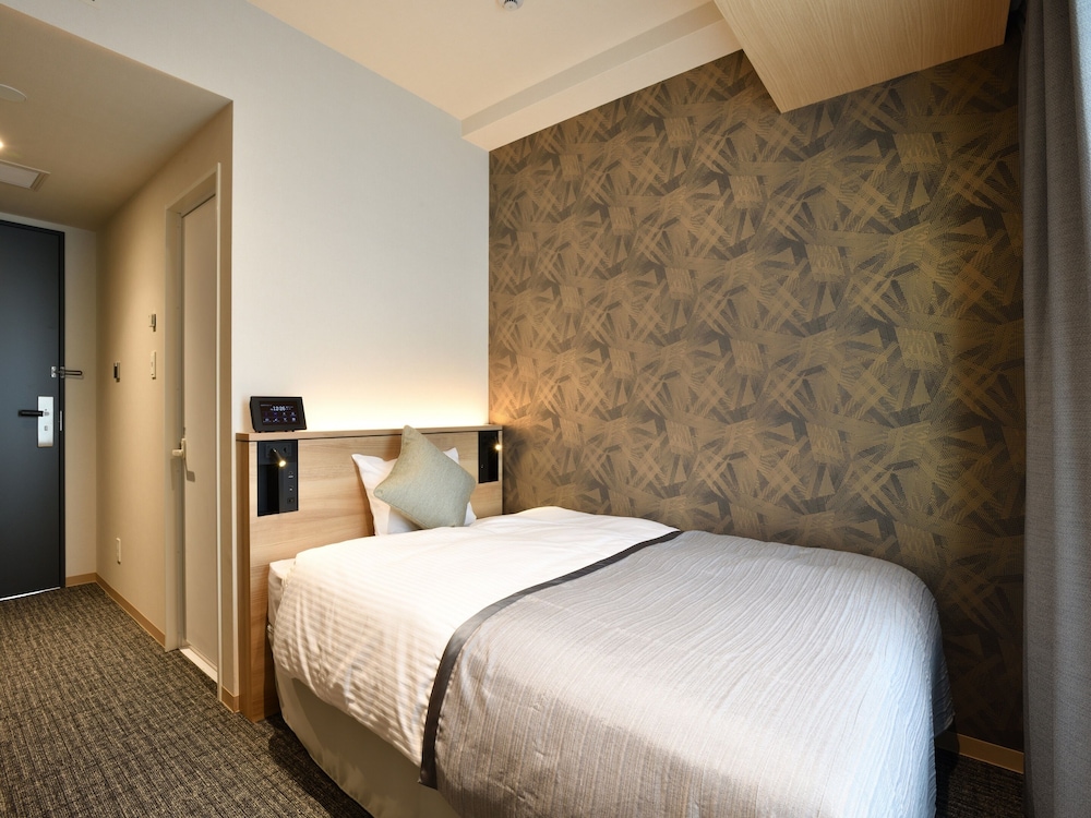Semi Double Room