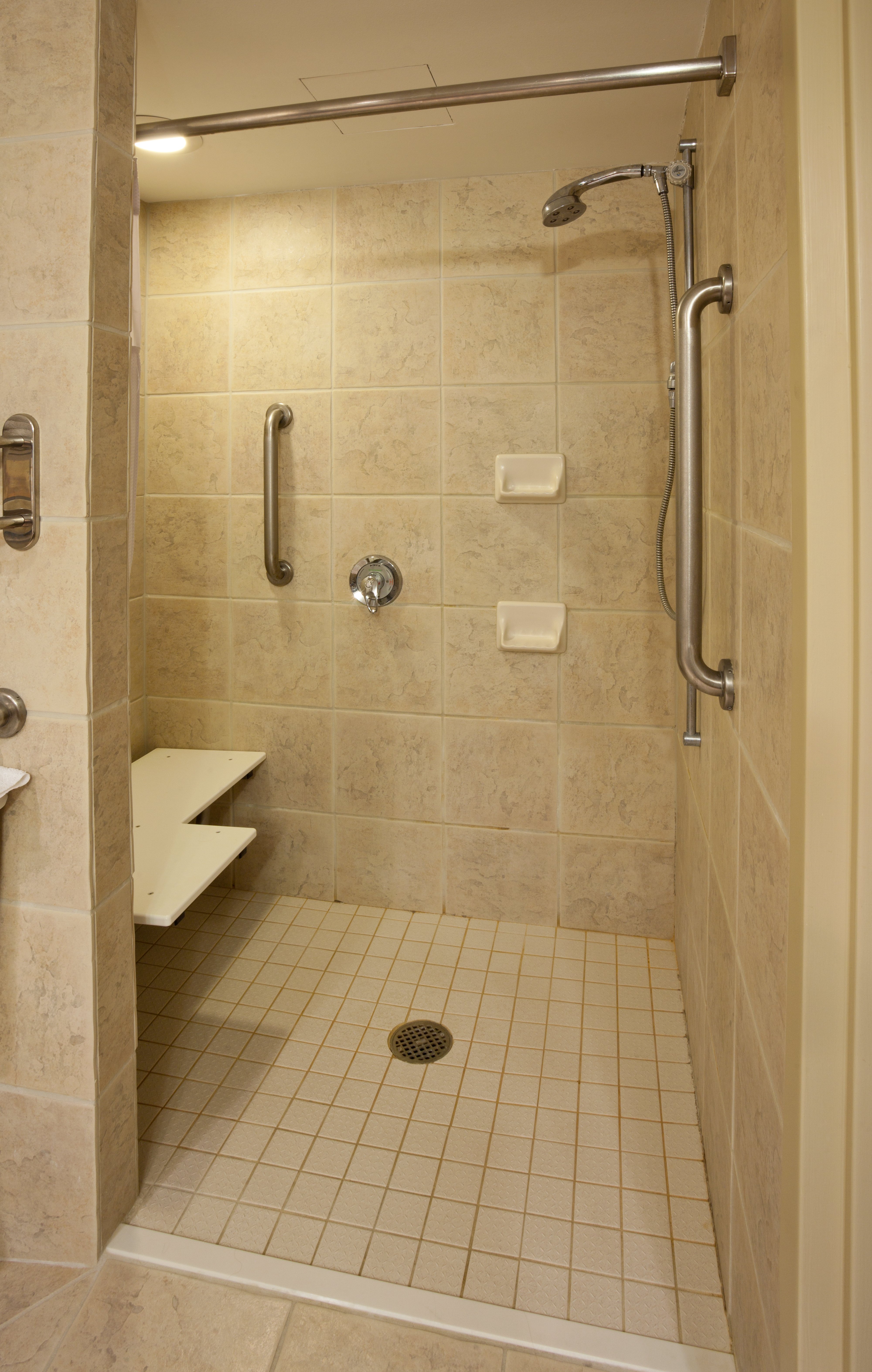 Crowne Plaza Minneapolis West 60/60