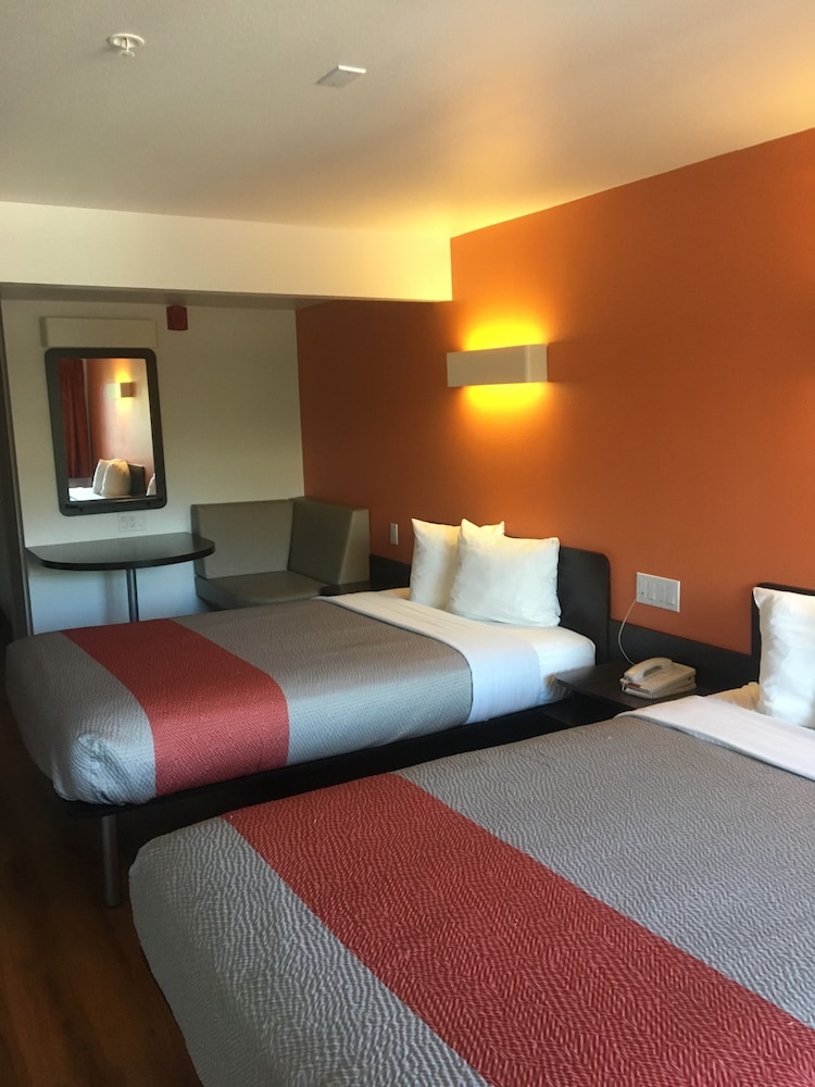 Motel6 Bremerton, WA 14/33