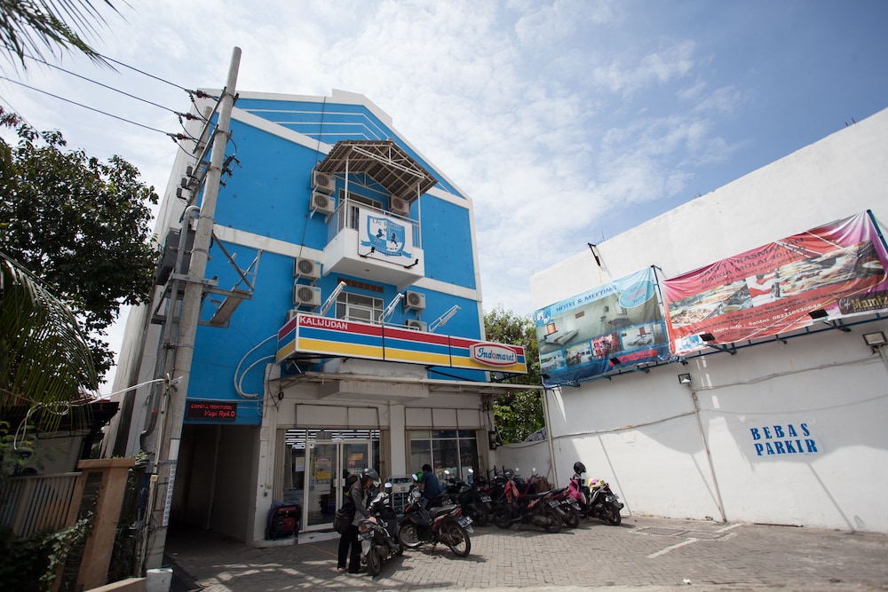 RedDoorz Plus near Galaxy Mall 1/39