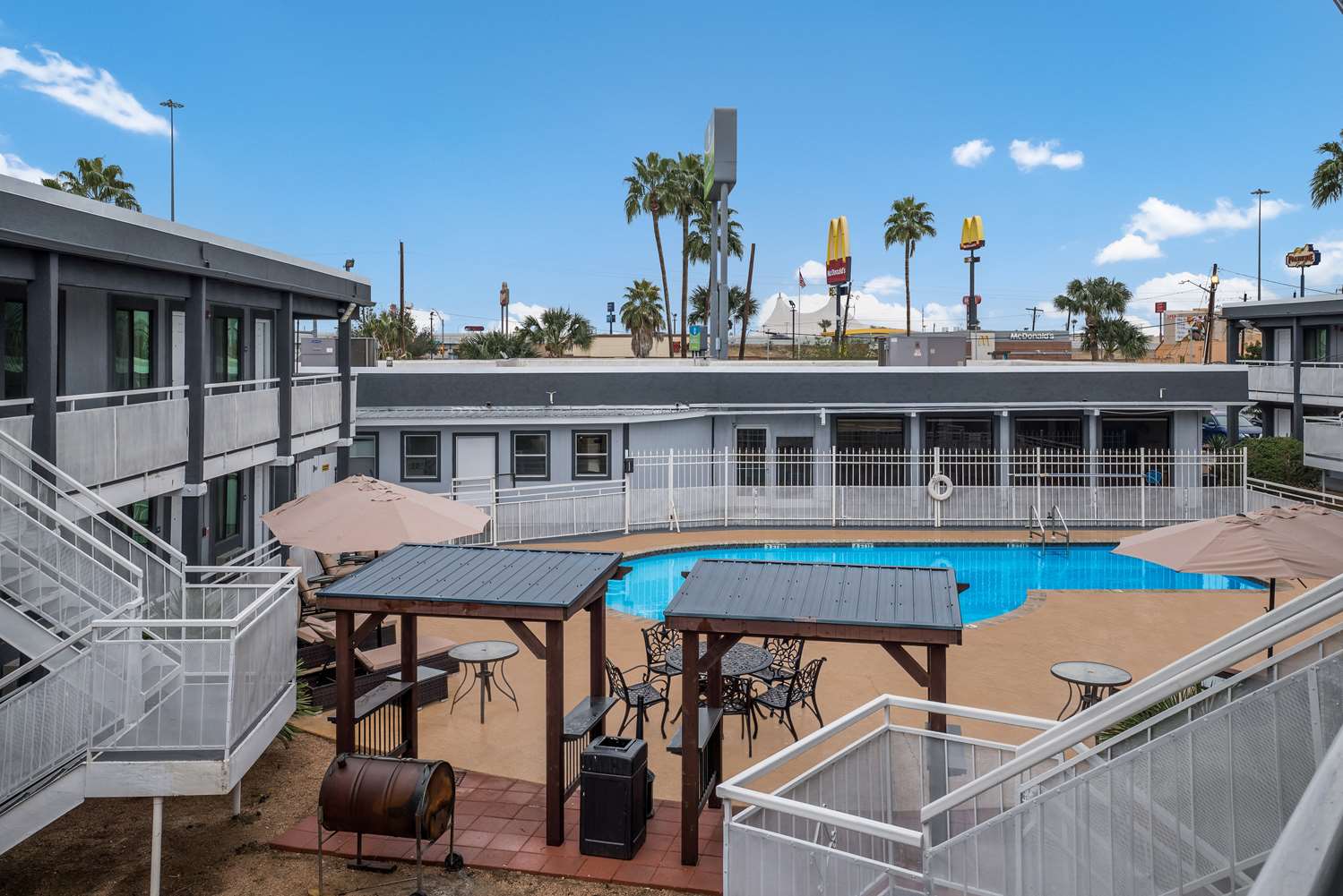 Laredo Hotel 3/18