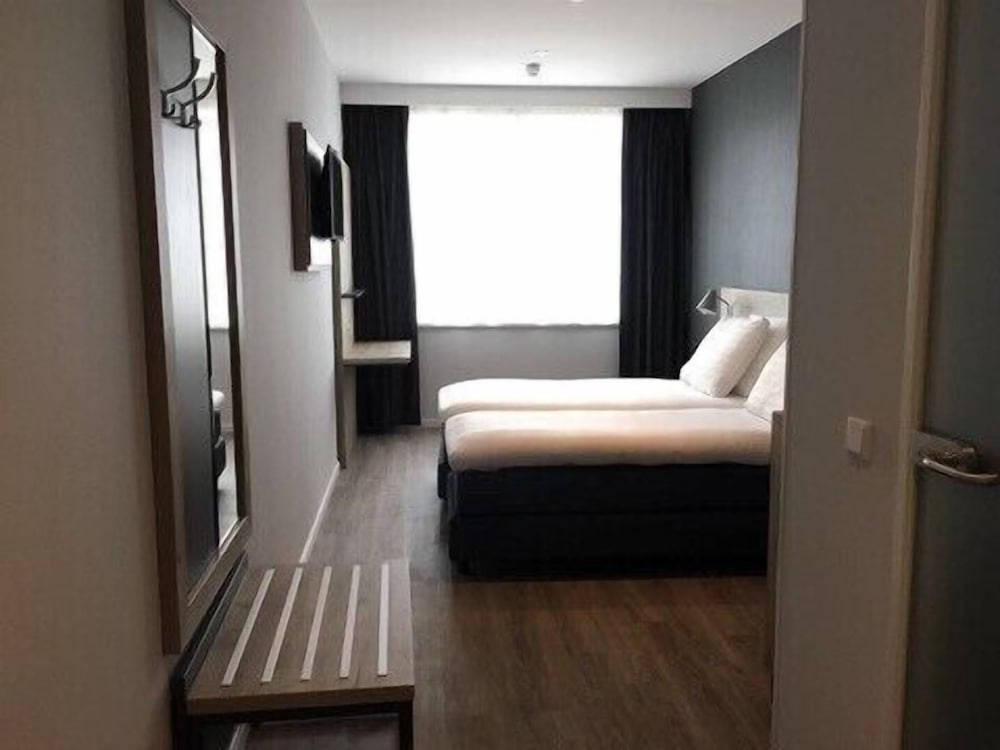 HOTEL JOY 19/40